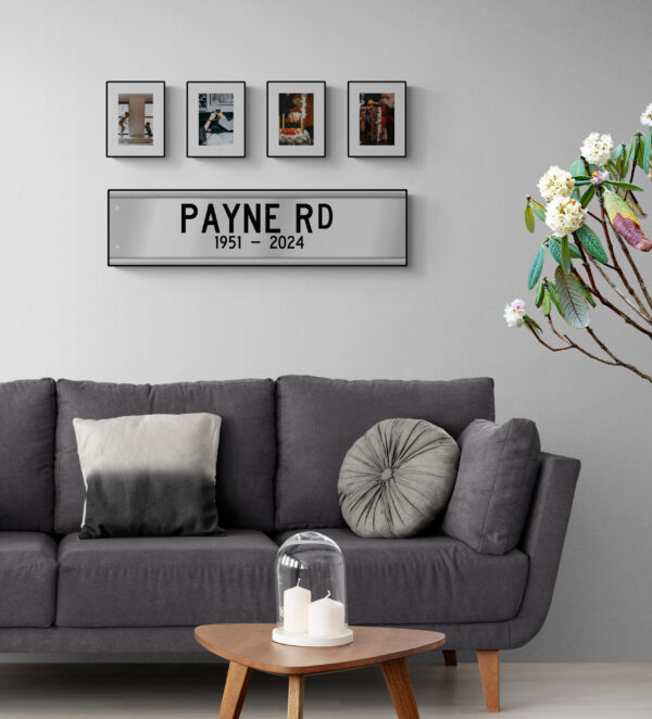 Dream Street Sign Double Year - Image 3